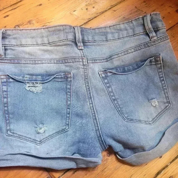 Womens Shorts - Picture 6 of 6